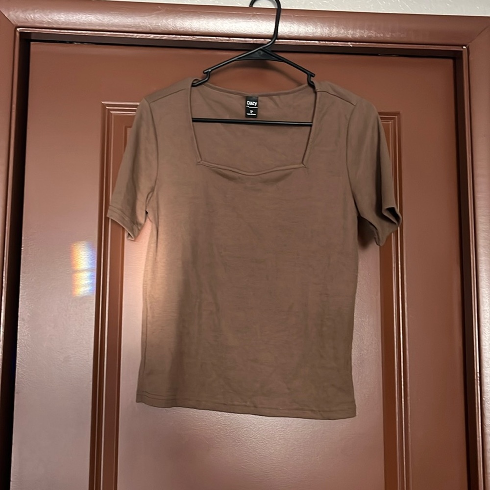 Brown short sleeve top